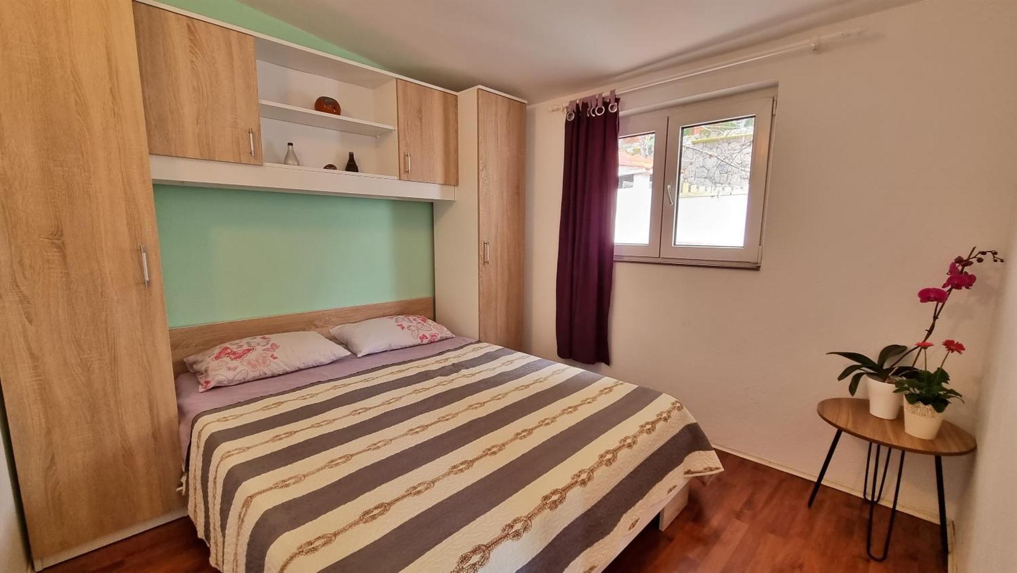 Apartments Neda Omis Exterior photo