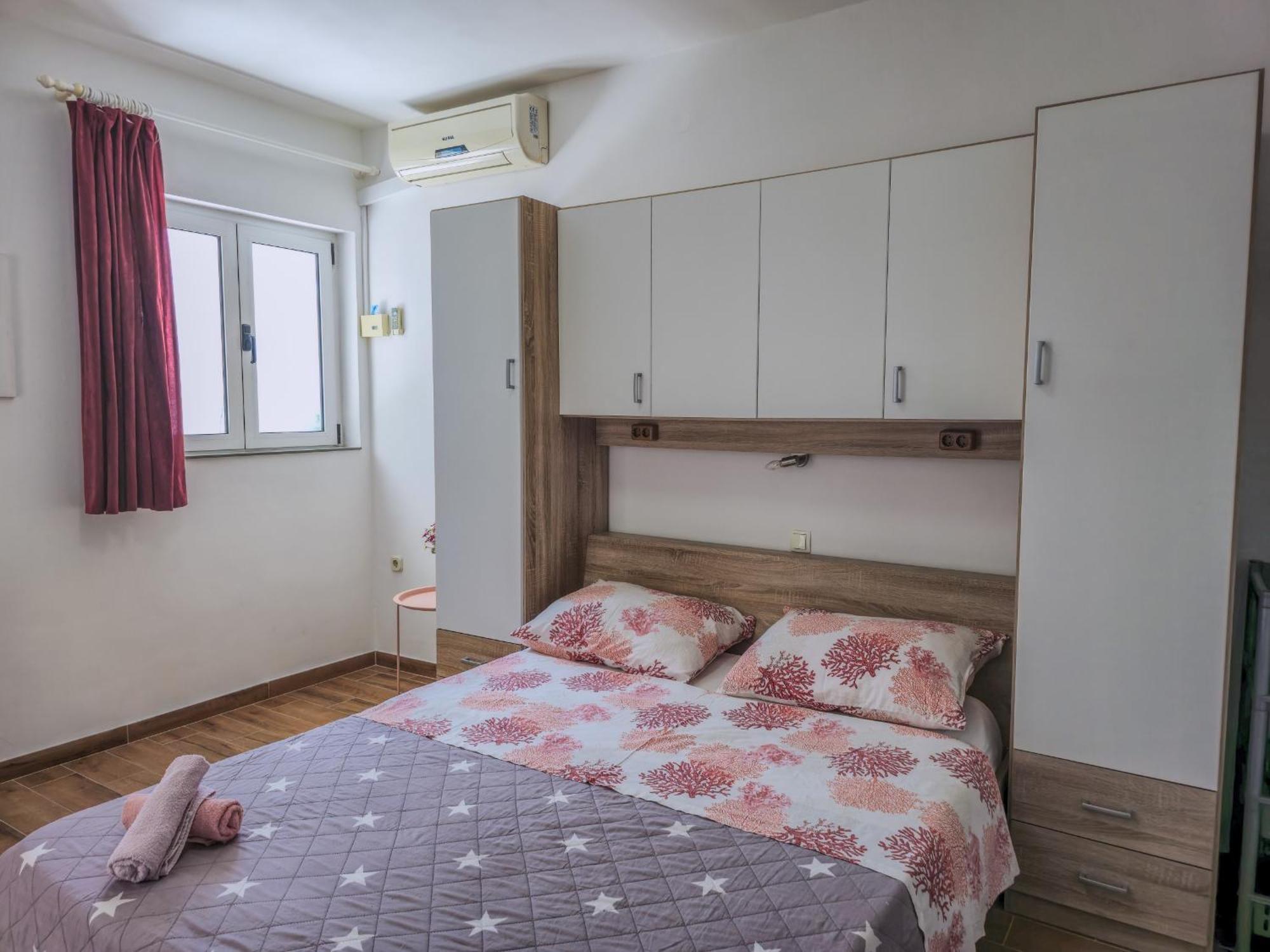 Apartments Neda Omis Room photo