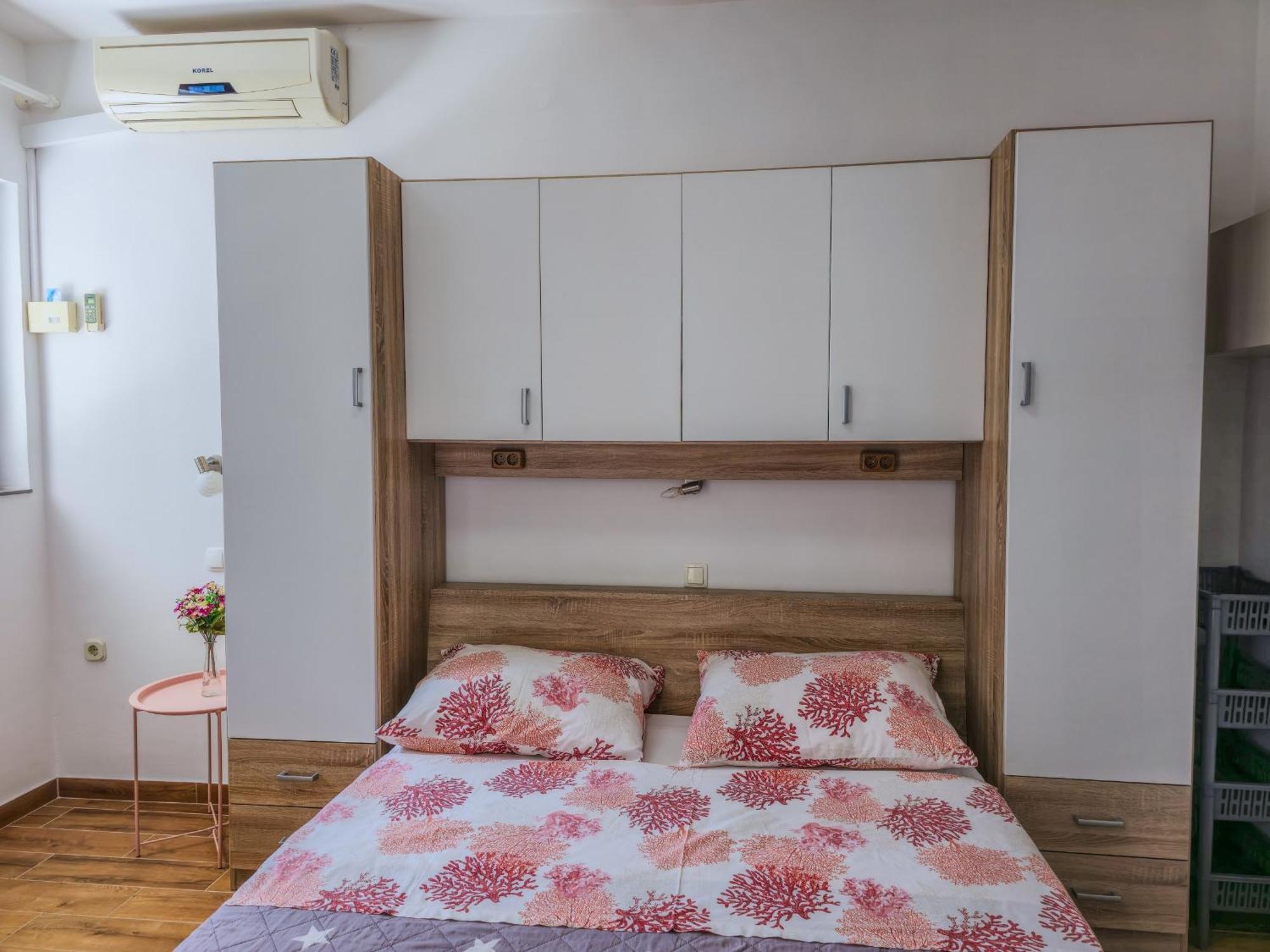 Apartments Neda Omis Room photo