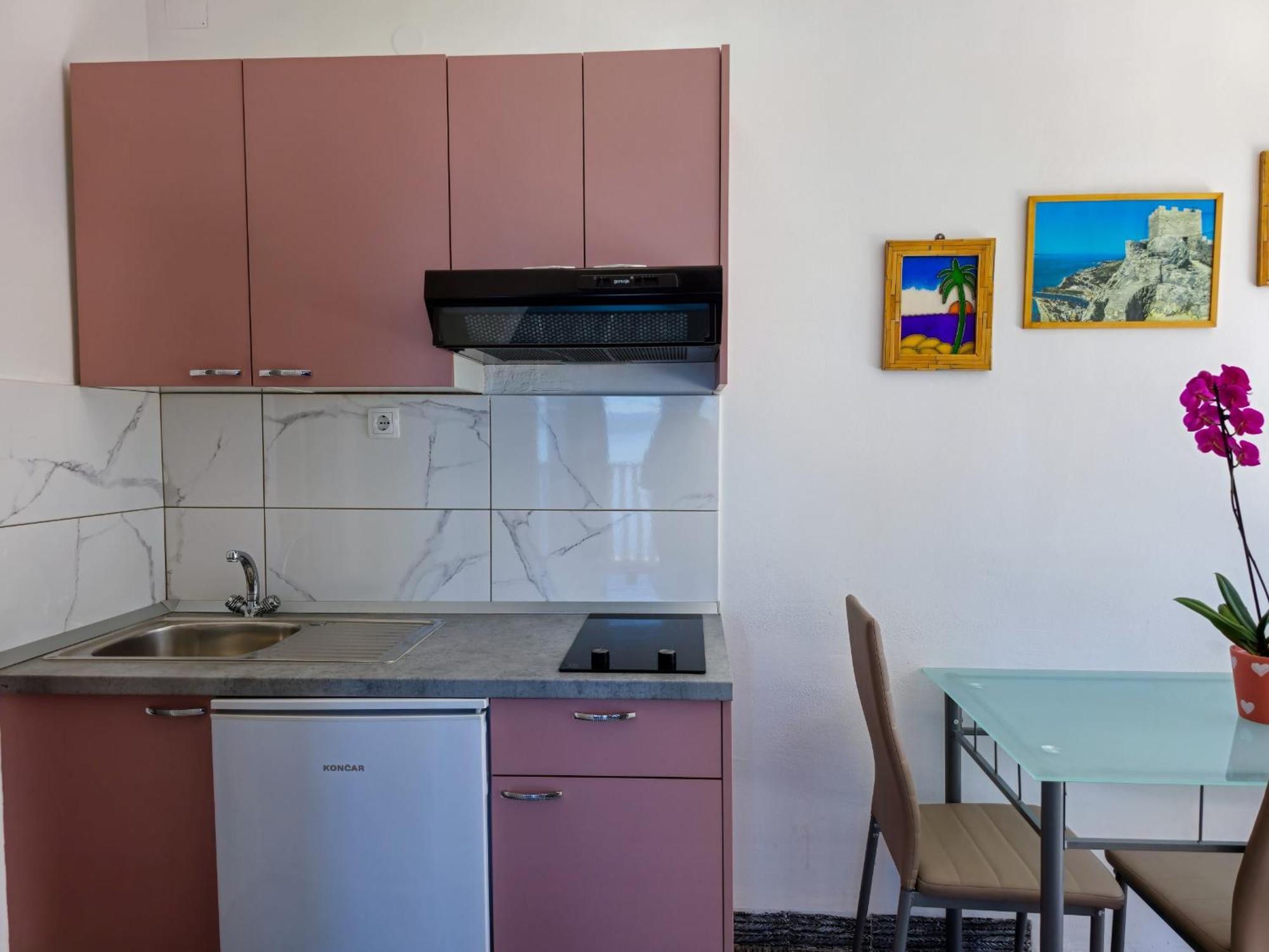 Apartments Neda Omis Room photo