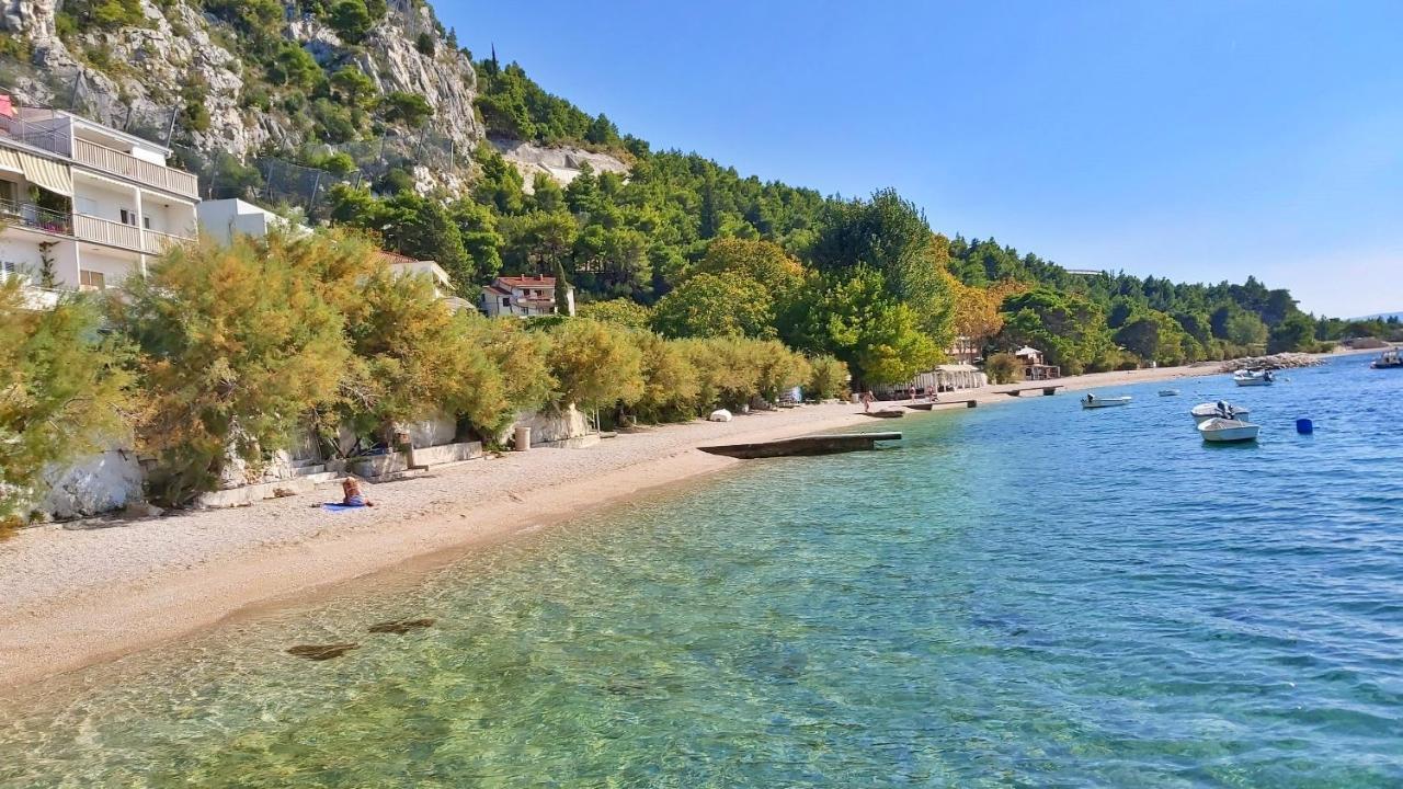 Apartments Neda Omis Exterior photo